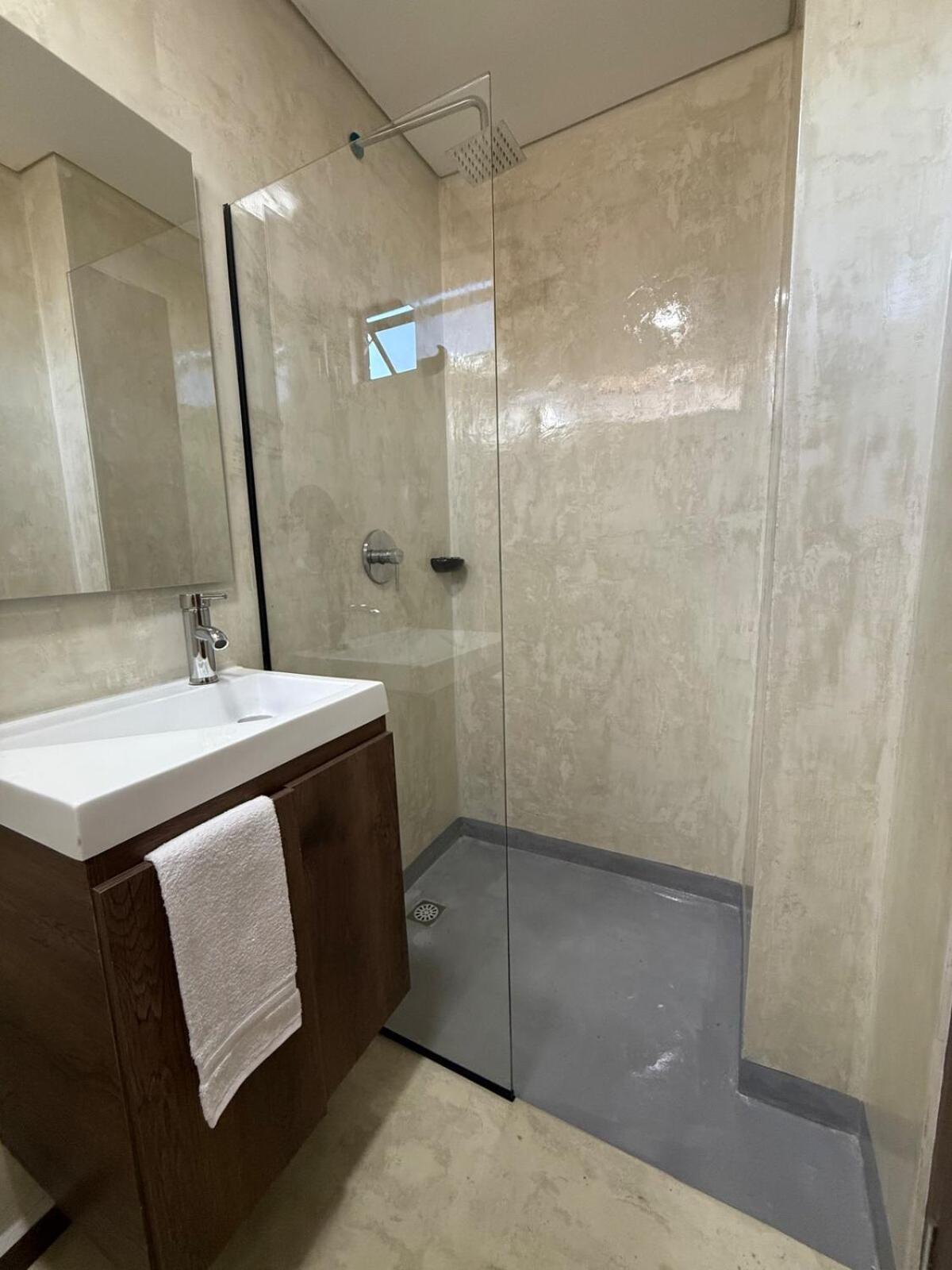 Faro 78 2 Queen Bed Con Aire Acondicionado Apartamento *